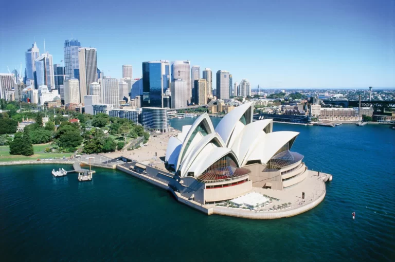Read more about the article The Sydney Opera House