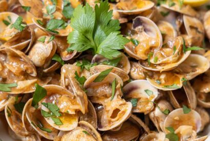 Thumbnail for Almejas a la Marinera (Spanish Style Clams)