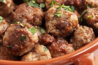 Thumbnail for Spanish Meatballs (Albondigas en Salsa)