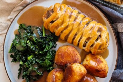 Thumbnail for Feta & Red Onion Plait [Video]